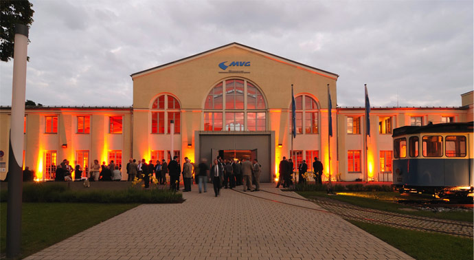 Aussenaufnahme des MVG Museum während einer Veranstaltung, Eventfotografie © Florian Freund