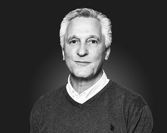 Business Portrait von Alexander Hermann für die Medialike GmbH. Portraitafotografie © Florian Freund
